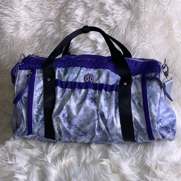 Rare LULULEMON Purple Overnight Dufflebag Barrel Travel Tote Bag - Picture 3 of 17